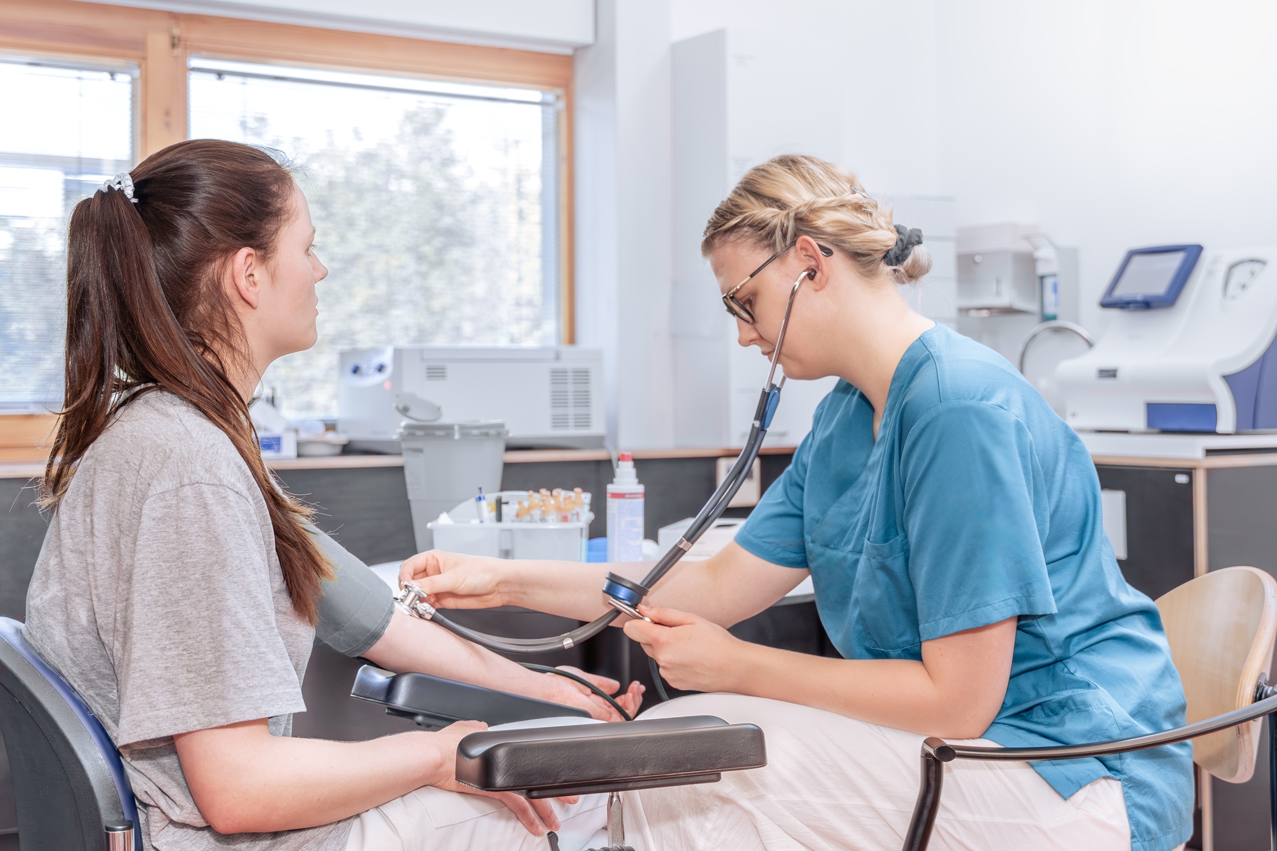 Blutdruckmessen Herzklinik 2808241