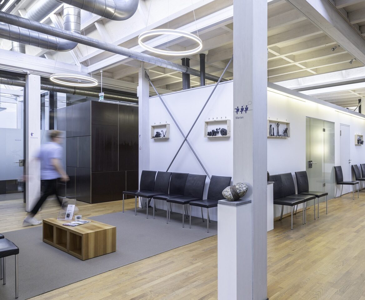 Herzklinik Wartebereich